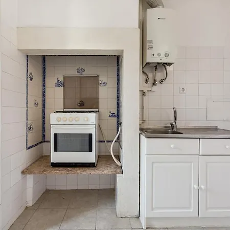 Guestready - Charming Flat Near Graca Fence リスボン