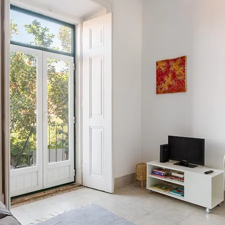 Apartment Joivy Charming Flat Near Cerca Da Graca
