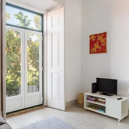 Guestready - Charming Flat Near Graca Fence *